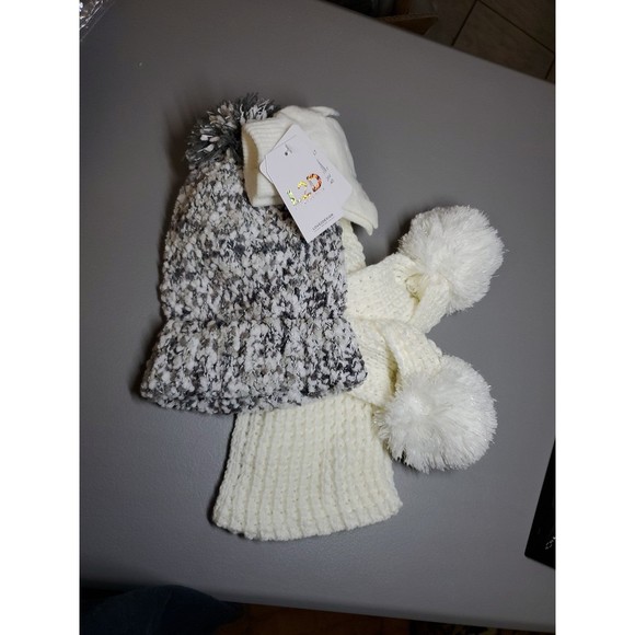 Love2design hat ,gloves,scarf set (Macy's) - Picture 1 of 6